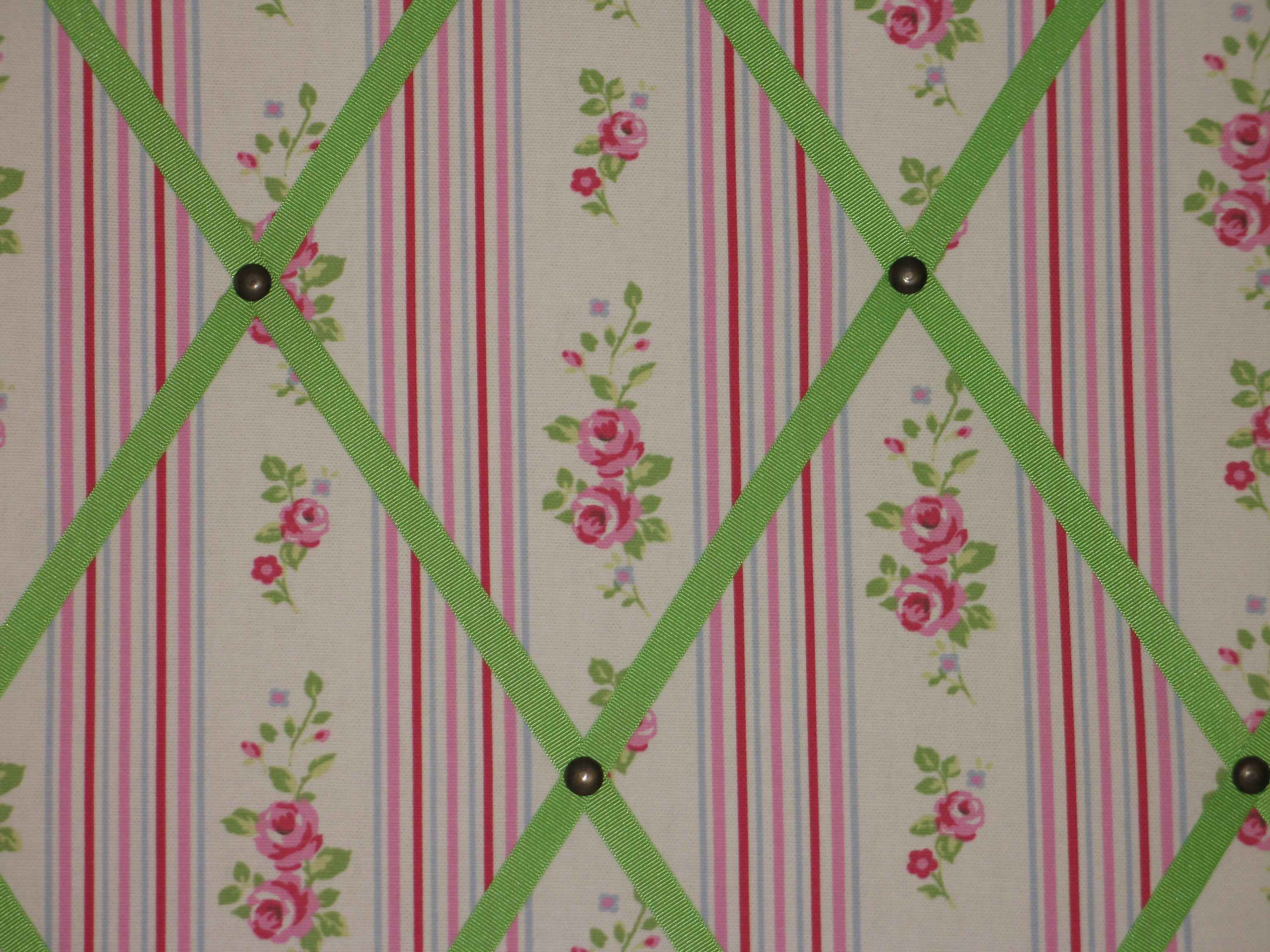 Floral stripe memo board